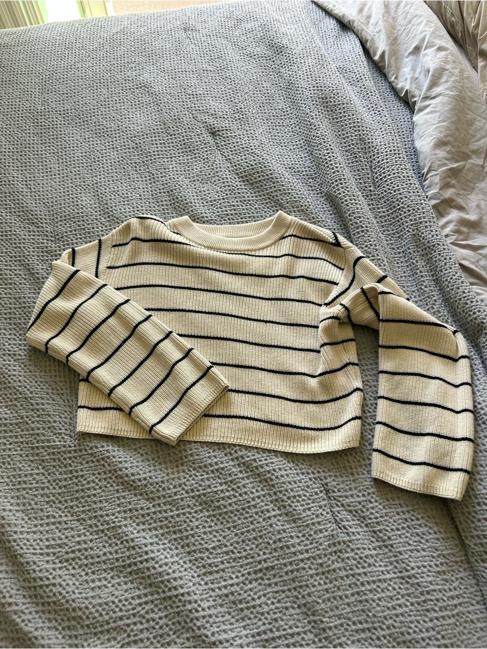 H&M Cream and Black Striped Cropped Sweater